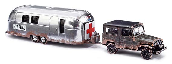 Toyota Land Cruiser  Hospital  con caravan