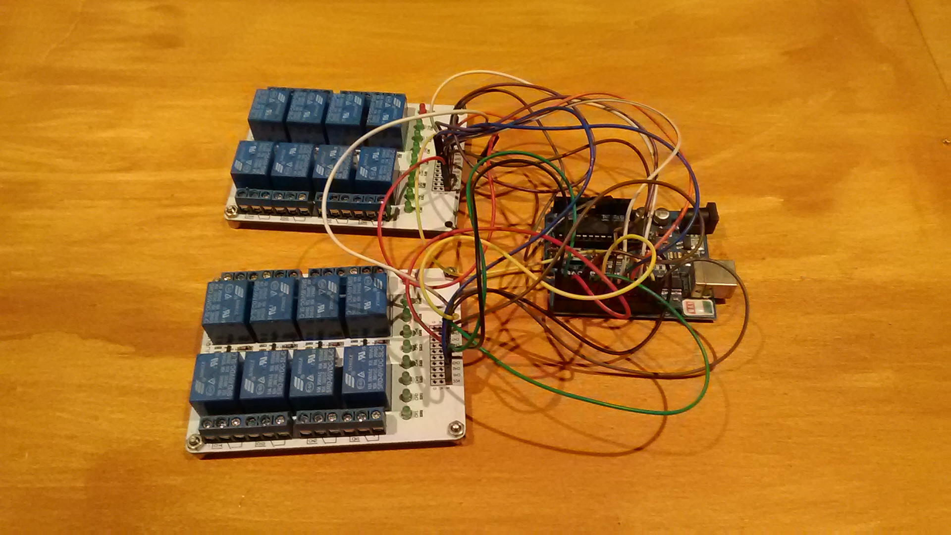 Sistema di controllo per treni analogici basato su Arduino