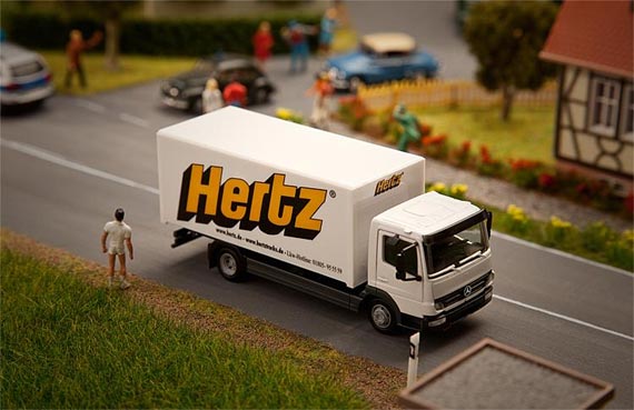 Lorry MB Atego Hertz (HERPA)